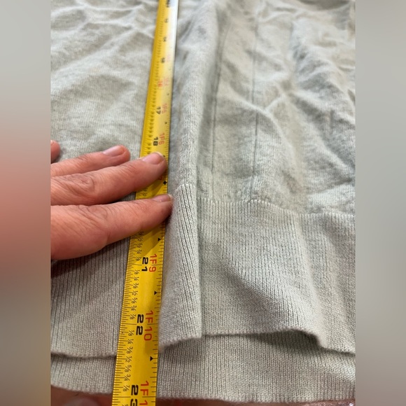 Banana Republic Merino Wool V-Neck Pastel Teal Sweater - Picture 6 of 6